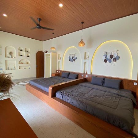 Azalea Room By The Anp Villas Cikundul エクステリア 写真