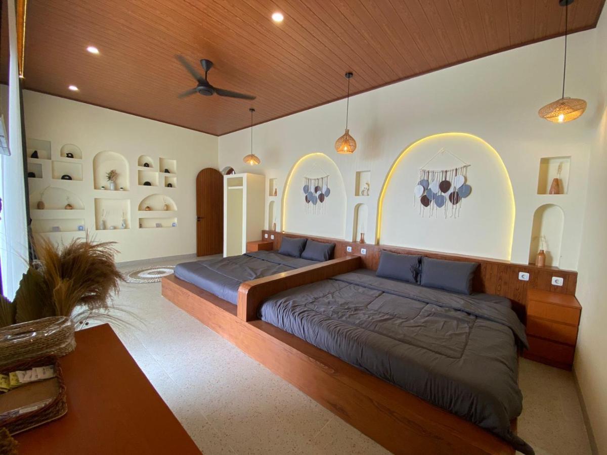 Azalea Room By The Anp Villas Cikundul エクステリア 写真