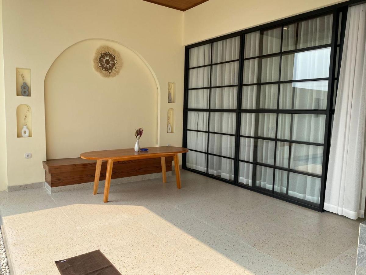 Azalea Room By The Anp Villas Cikundul エクステリア 写真