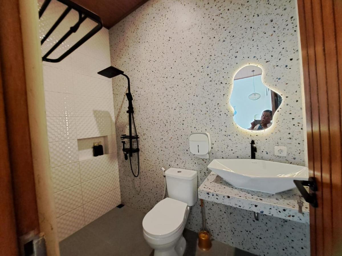 Azalea Room By The Anp Villas Cikundul エクステリア 写真